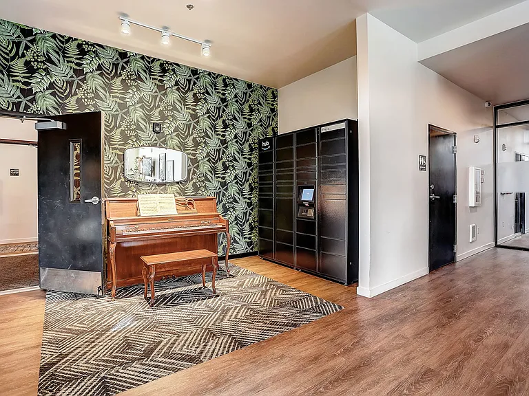 Freya Apartments - Private Studios + Social Connection — Photo 9