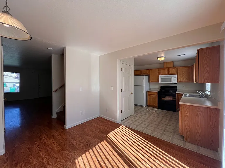 655 Sunny Lane — Photo 2