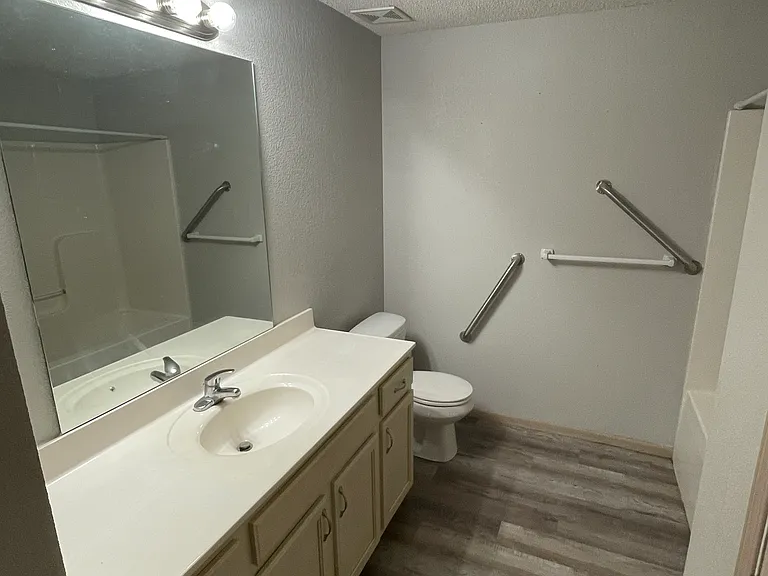 1503 Shagbark Ln #M — Photo 4