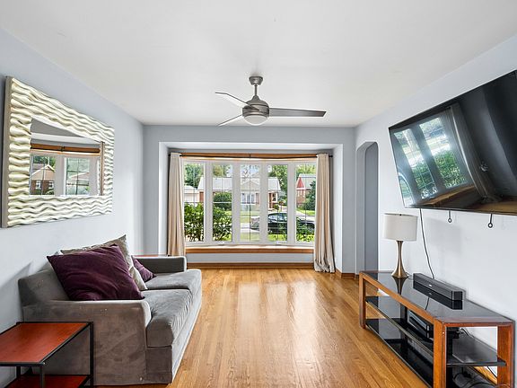 4th image of 4838 W 97th Pl