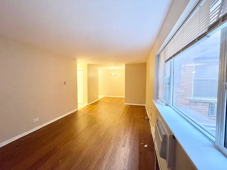 5920 N Kenmore Ave #207 — Photo 3