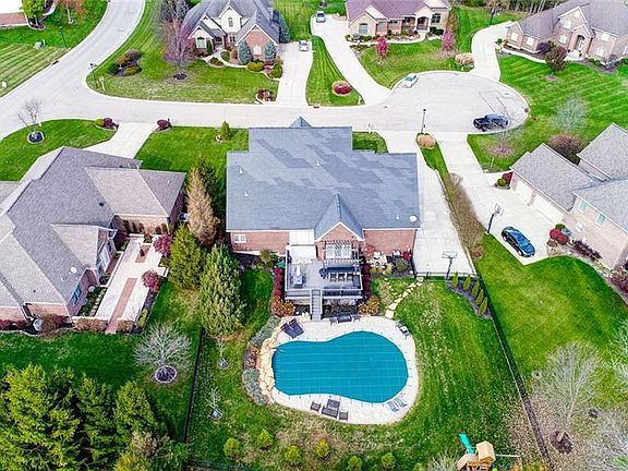 5th image of 45 Royal Highlands Dr
