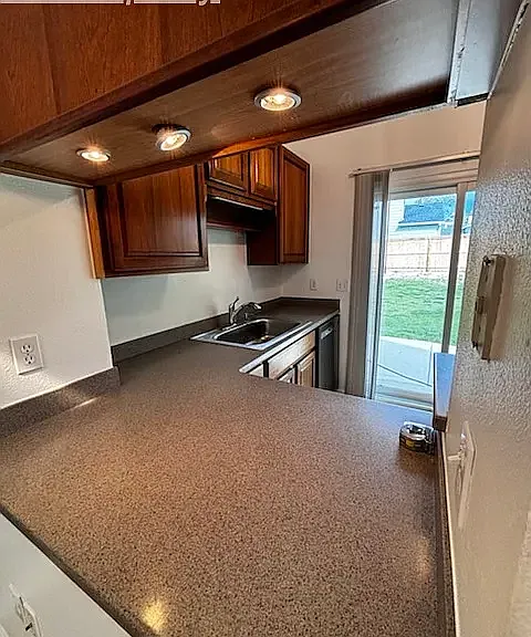 1184 Lily Ct — Photo 6