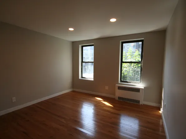 128 Saint Marks Pl APT 2B, New York, NY 10009