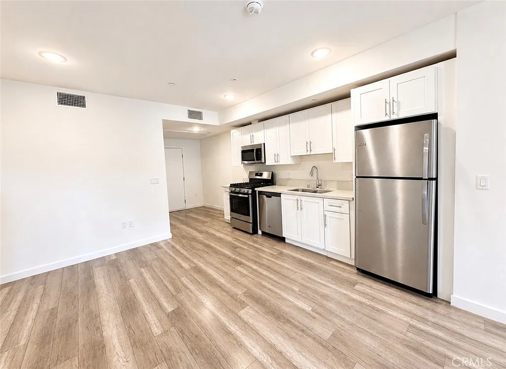Studio, 509 sqft, $1,850 — Photo 4