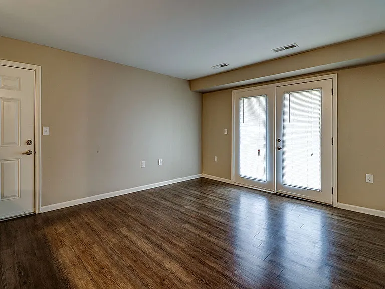 105 Beech St — Photo 37