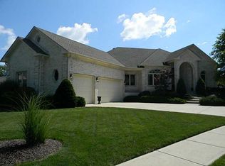 211 Walnut Woods Dr, Greenwood, IN 46142