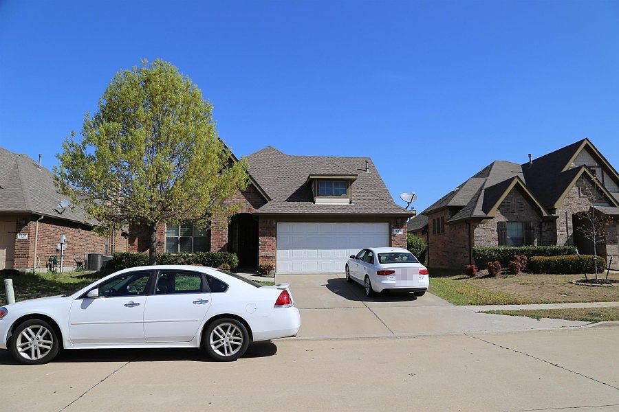 1st image of 1605 Sparrow Ln
