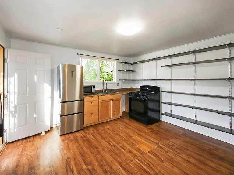 2239 California Ave — Photo 6