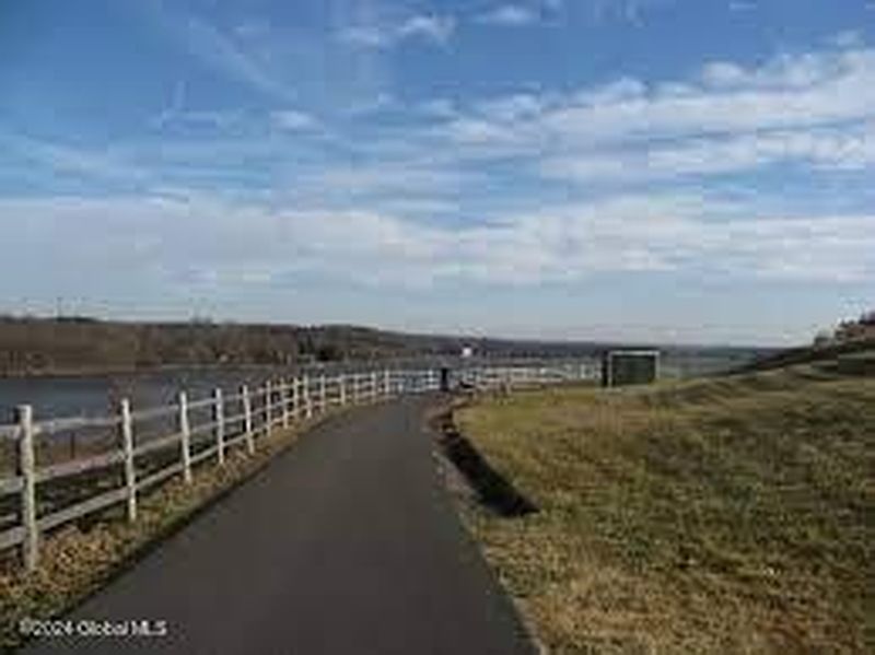 2nd image of 25 Kelts Farm Road