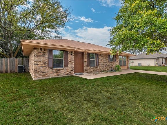 2nd image of 204 Blue Stem Dr