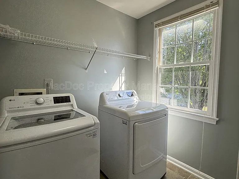 10500 Westfield Ln — Photo 37