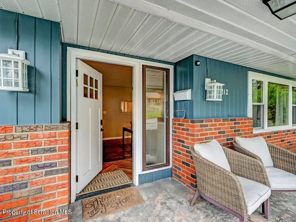 212 Karen Dr, Scranton, PA 18505