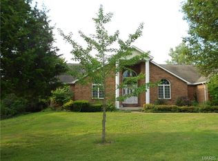 2490 Stonegate Dr, Festus, MO 63028