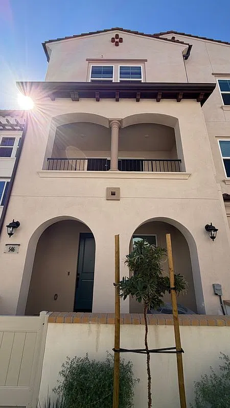 3 bed, 3.5 bath, 1728 sqft, $3,900 — Photo 1