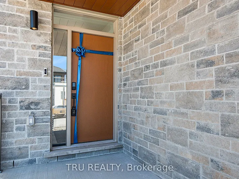 813 Crossgate St — Photo 3