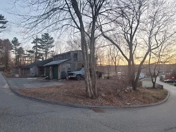 3 Woodland Hts, Wales, MA 01081