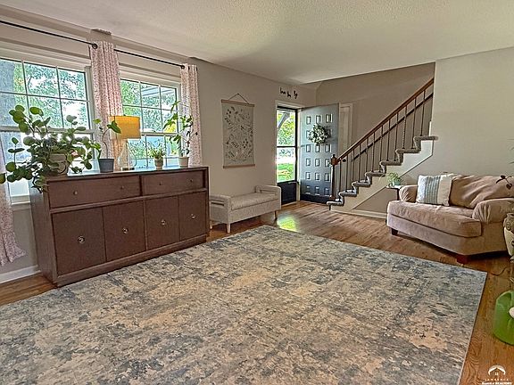 4th image of 2708 Lockridge Dr