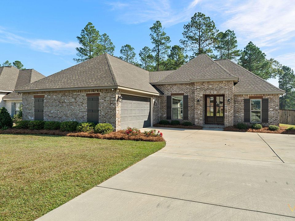 1st image of 4 Sapphire Dr