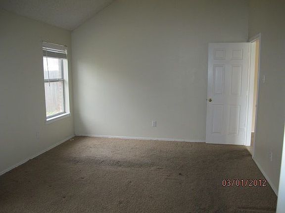 5th image of 1218 Calvert Dr