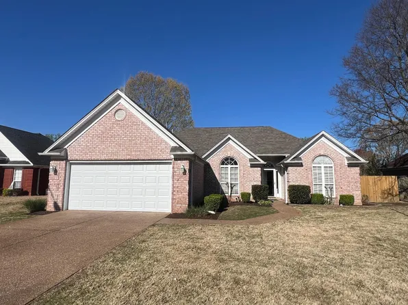 27 Edgewater Cv, Jackson, TN 38305