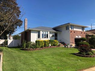 64 Bud Ln, Levittown, NY 11756