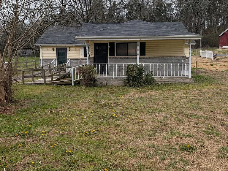 1542 Burning Bush Rd — Photo 1