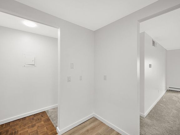 5th image of 7500 Cahill Rd APT 304C