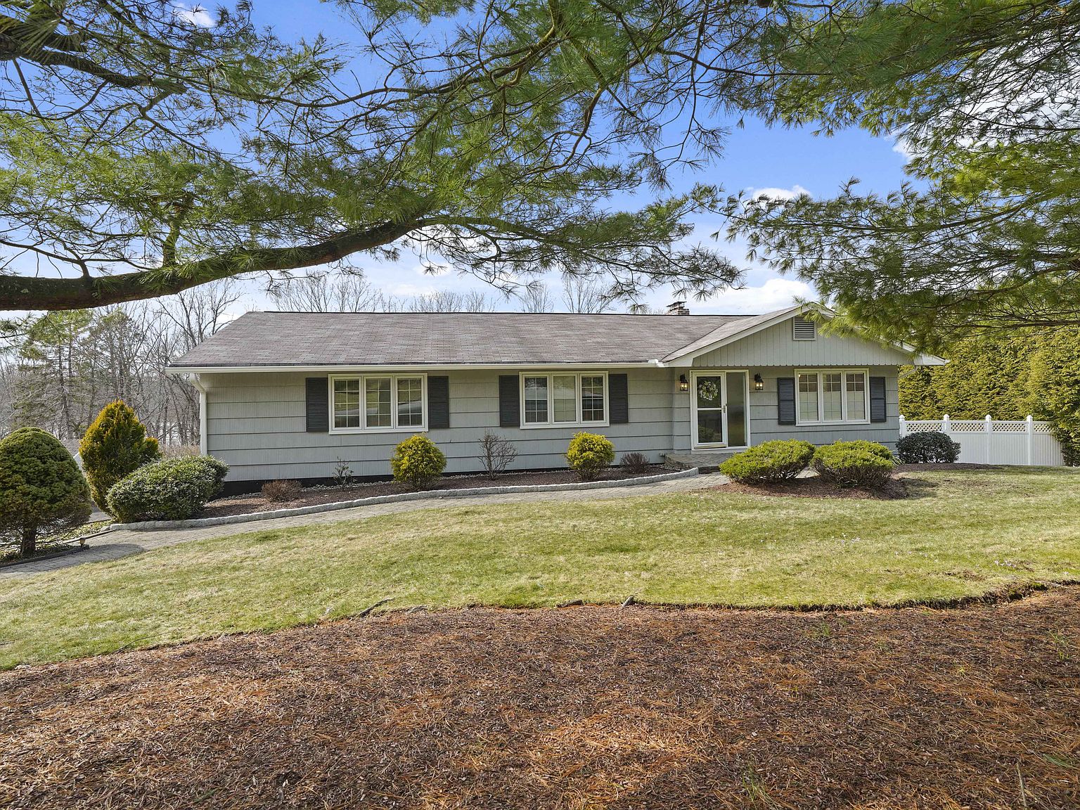 206 Waters Edge, Valley Cottage, NY 10989 Zillow