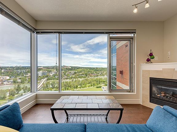 3rd image of 910 5th Ave SW #1902