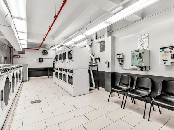 307 East 44th Street image 22 of 27