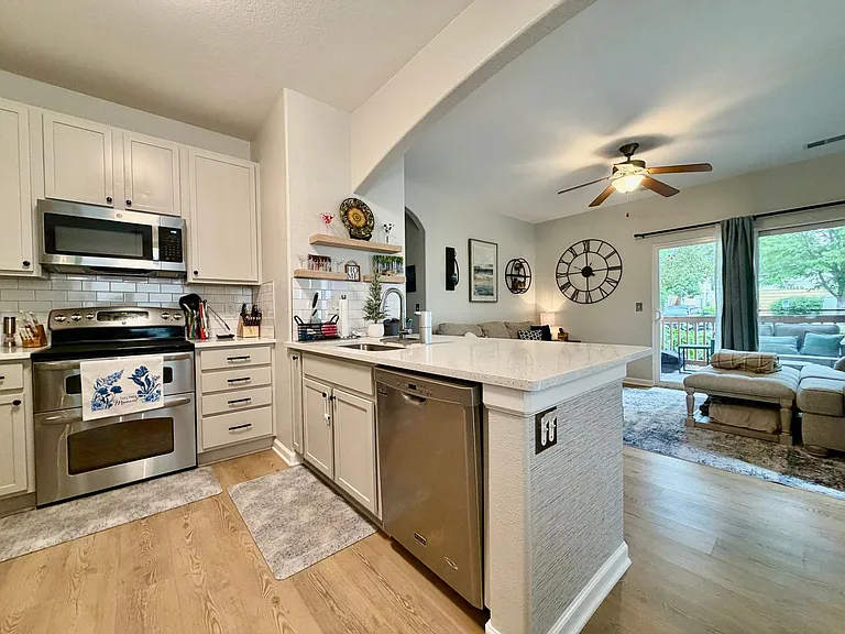 4765 Hahns Peak Dr #101 — Photo 2