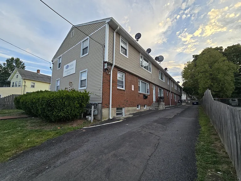 960 1st Ave #7B — Photo 11