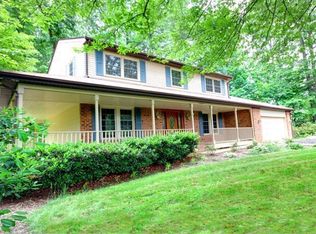 11497 White Oak Ct, Herndon, VA 20170