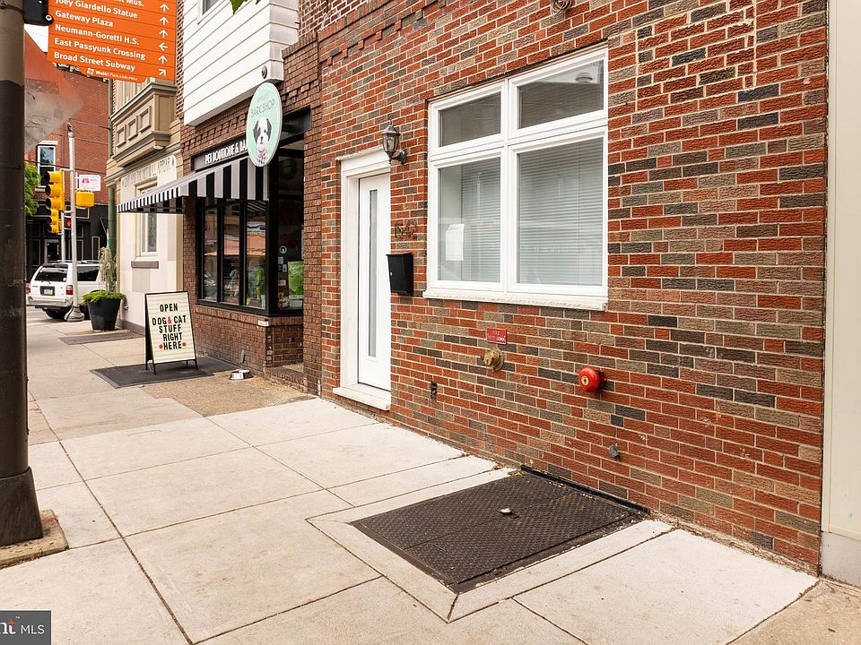 1st image of 1542 E Passyunk Ave Floor 1