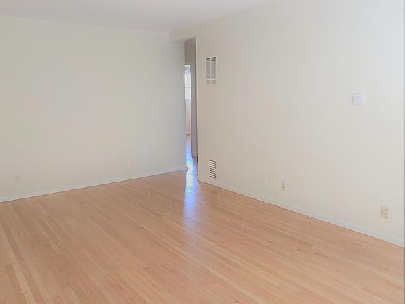 2nd image of 1237 N Mansfield Ave APT 1