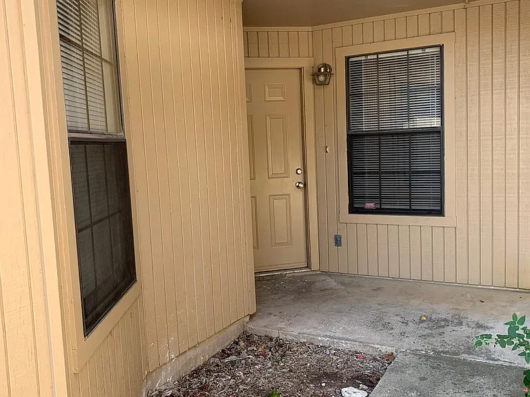 3319 Gardenview Cir — Photo 13