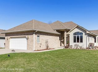 1321 W Court Ave, Winterset, IA 50273