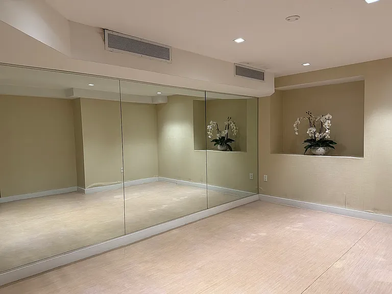 200 Rector Pl #15D — Photo 15