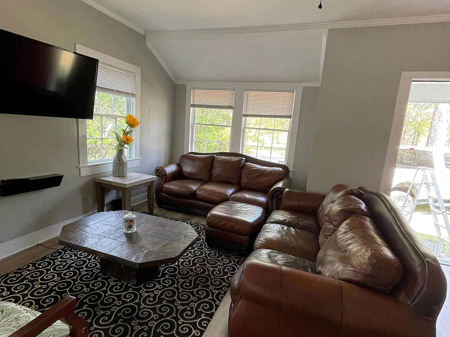 3 bed, 2.5 bath, 1814 sqft, $2,400 — Photo 4