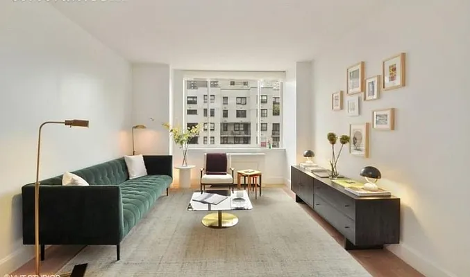 Rented by R New York | media 8