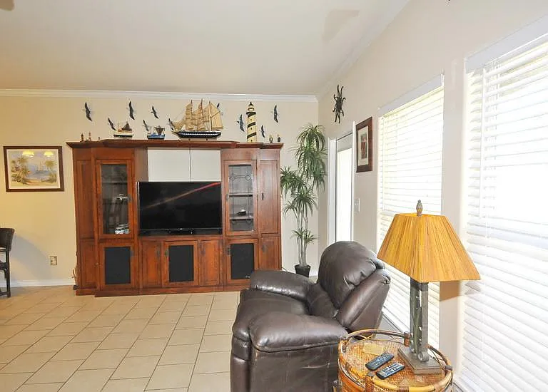 14901 Windward Dr #802 — Photo 5