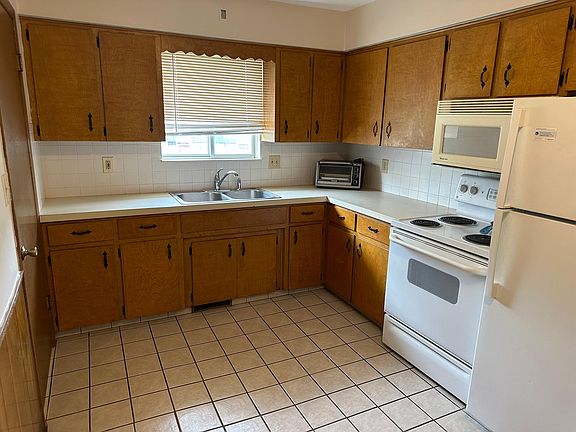 2nd image of 3024 N Turkeyfoot Rd