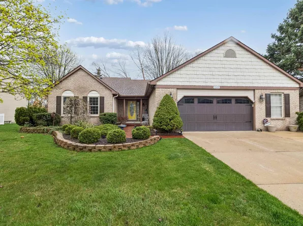 22480 Clearwater Dr, Macomb, MI 48044