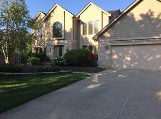 25387 Sullivan Ln, Novi, MI 48375