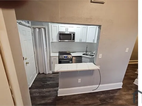5100 Wayne Ave APT 202, Philadelphia, PA 19144