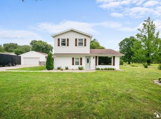 10190 Douglas Rd, Temperance, MI 48182