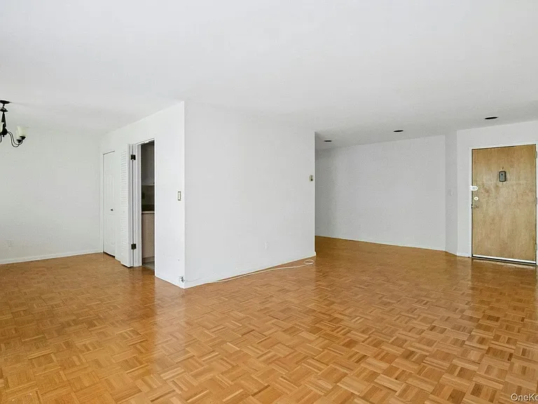 500 Central Park Ave #145 — Photo 5