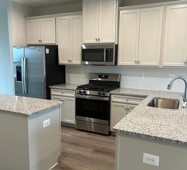 168 Bethlehem Pl — Photo 10