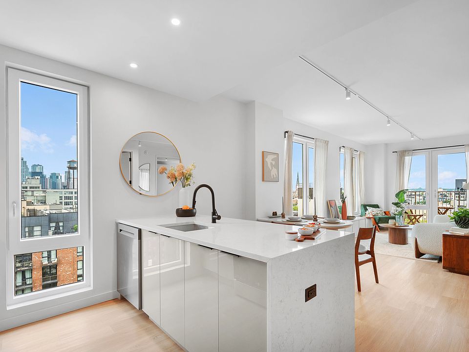 1st image of 16 West St #926